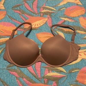 Skims nude bra !